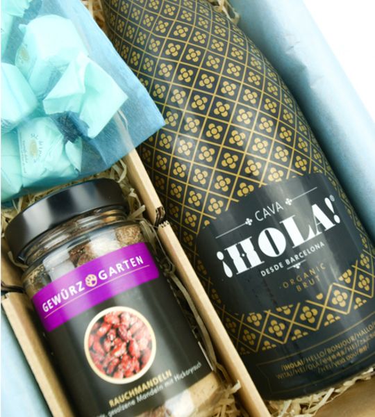 corviscom Feinkostgeschenk mit drei spanischen Spezialitäten